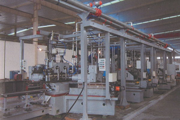 發(fa)動機(ji)缸蓋(gai)自動(dong)線